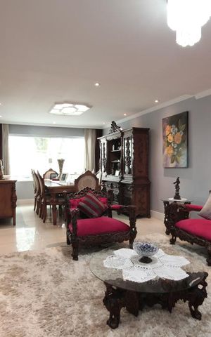 Casa à venda com 160m², 3 quartos e 2 vagasSala