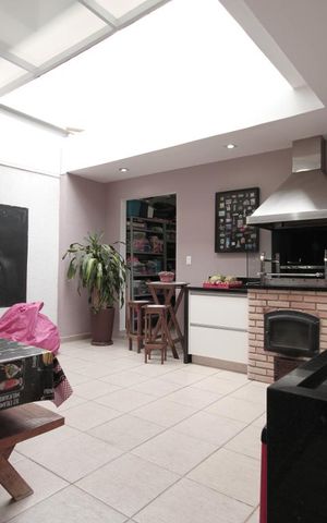 Casa à venda com 160m², 3 quartos e 2 vagasChurrasqueira
