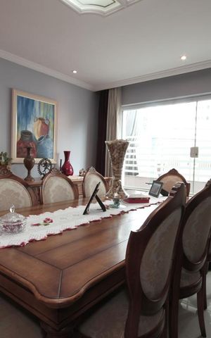 Casa à venda com 160m², 3 quartos e 2 vagasSala