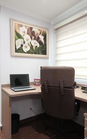 Casa à venda com 160m², 3 quartos e 2 vagasEscritório