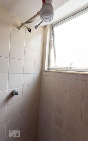 Apartamento à venda com 60m², 2 quartos e sem vaga Apartamento à venda com 60m², 2 quartos e sem vagaBanheiro Social