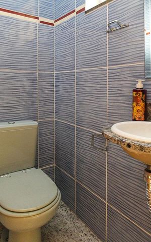 Casa à venda com 270m², 4 quartos e 6 vagas Casa à venda com 270m², 4 quartos e 6 vagasBanheiro da piscina