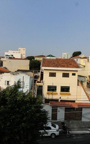 Casa à venda com 270m², 4 quartos e 6 vagas Casa à venda com 270m², 4 quartos e 6 vagasvista