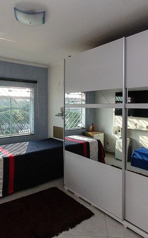 Casa à venda com 270m², 4 quartos e 6 vagas Casa à venda com 270m², 4 quartos e 6 vagasSuite 03