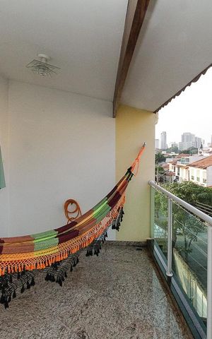 Casa à venda com 270m², 4 quartos e 6 vagas Casa à venda com 270m², 4 quartos e 6 vagasVaranda Quarto reversível
