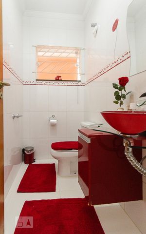 Casa à venda com 270m², 4 quartos e 6 vagas Casa à venda com 270m², 4 quartos e 6 vagasLavabo