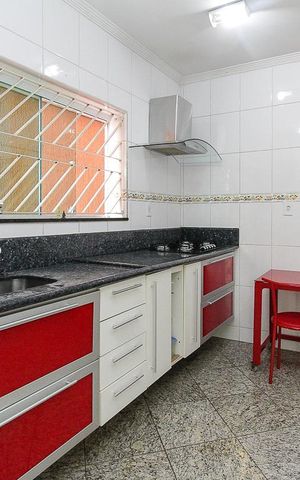 Casa à venda com 270m², 4 quartos e 6 vagas Casa à venda com 270m², 4 quartos e 6 vagasCozinha
