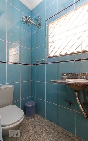 Casa à venda com 270m², 4 quartos e 6 vagas Casa à venda com 270m², 4 quartos e 6 vagasBanheiro da Academia