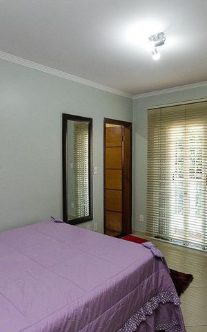 Casa à venda com 270m², 4 quartos e 6 vagas Casa à venda com 270m², 4 quartos e 6 vagasSuite