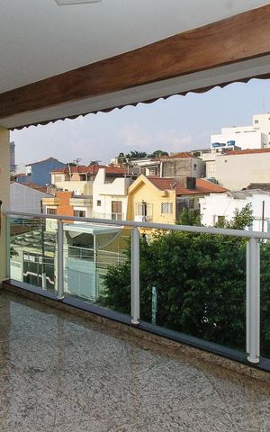 Casa à venda com 270m², 4 quartos e 6 vagas Casa à venda com 270m², 4 quartos e 6 vagasVaranda Quarto reversível