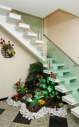 Casa à venda com 270m², 4 quartos e 6 vagas Casa à venda com 270m², 4 quartos e 6 vagasSala