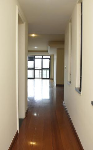 Apartamento para alugar com 194m², 4 quartos e 4 vagasCorredor