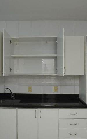 Apartamento para alugar com 194m², 4 quartos e 4 vagasCozinha - Armários
