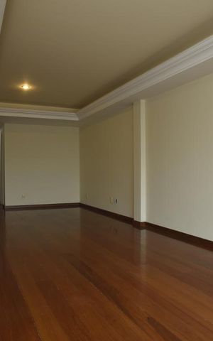 Apartamento para alugar com 194m², 4 quartos e 4 vagasSala