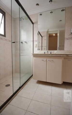 Apartamento para alugar com 161m², 4 quartos e 3 vagasBanheiro da suíte 1