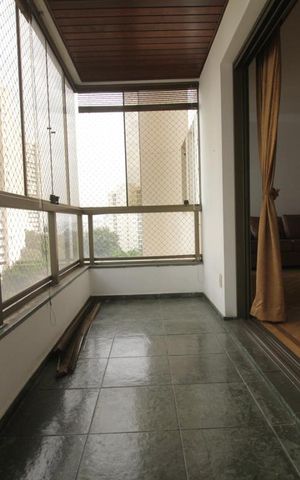 Apartamento para alugar com 161m², 4 quartos e 3 vagasVaranda