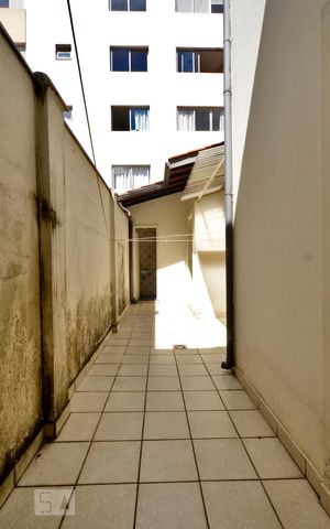 Casa para alugar com 140m², 3 quartos e 2 vagasCorredor