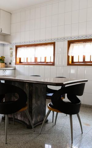 Casa para alugar com 540m², 4 quartos e 6 vagas Casa para alugar com 540m², 4 quartos e 6 vagasCozinha
