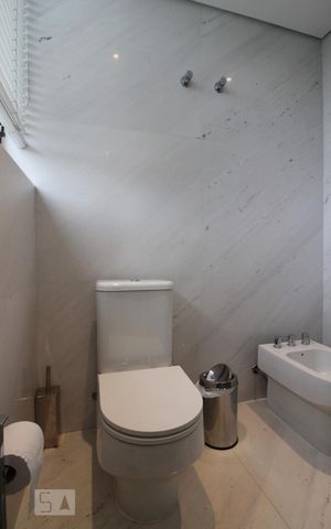 Apartamento à venda com 511m², 4 quartos e 3 vagasBanheiro da suíte 4