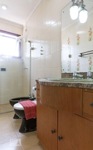 Casa para alugar com 200m², 3 quartos e 2 vagas Casa para alugar com 200m², 3 quartos e 2 vagasBanheiro