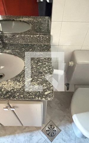 Apartamento para alugar com 75m², 3 quartos e 2 vagas Apartamento para alugar com 75m², 3 quartos e 2 vagasBanheiro