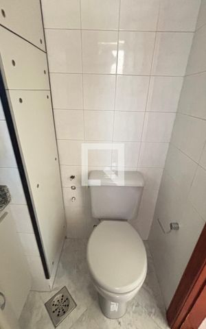 Apartamento para alugar com 75m², 3 quartos e 2 vagas Apartamento para alugar com 75m², 3 quartos e 2 vagasBanheiro da Suíte
