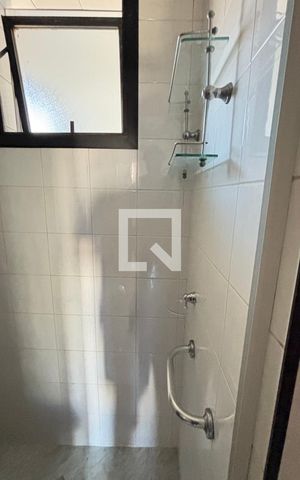 Apartamento para alugar com 75m², 3 quartos e 2 vagas Apartamento para alugar com 75m², 3 quartos e 2 vagasBanheiro