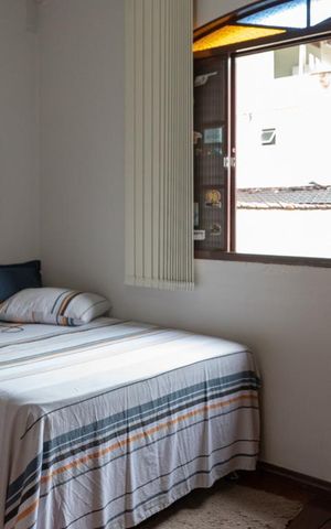 Casa à venda com 360m², 4 quartos e 4 vagas Casa à venda com 360m², 4 quartos e 4 vagasQuarto