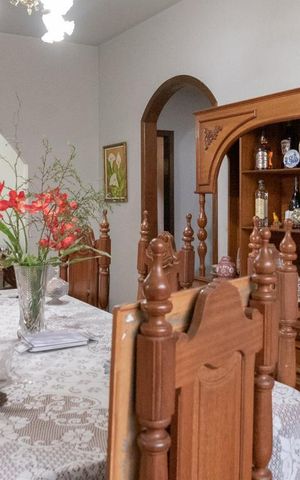 Casa à venda com 360m², 4 quartos e 4 vagas Casa à venda com 360m², 4 quartos e 4 vagasCopa