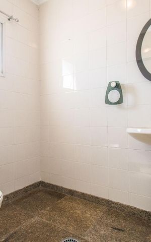 Apartamento à venda com 320m², 3 quartos e 3 vagasBanheiro 4