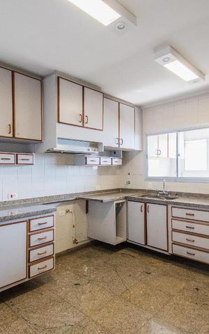 Apartamento à venda com 320m², 3 quartos e 3 vagasCozinha