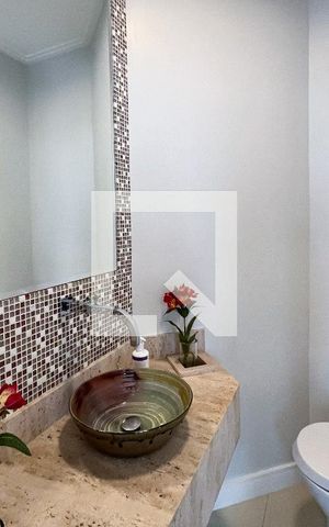 Apartamento para alugar com 250m², 3 quartos e 3 vagasBanheiro