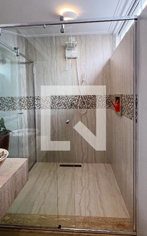 Apartamento para alugar com 250m², 3 quartos e 3 vagasBanheiro