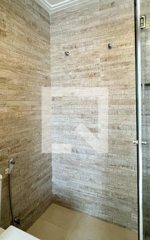 Apartamento para alugar com 250m², 3 quartos e 3 vagasBanheiro da Suíte