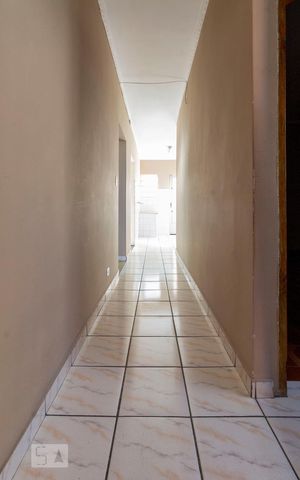 Casa à venda com 85m², 2 quartos e 1 vaga Casa à venda com 85m², 2 quartos e 1 vagaCorredor