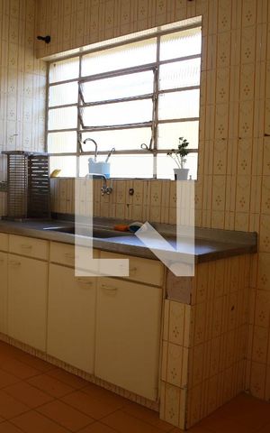 Casa à venda com 400m², 3 quartos e 3 vagasCozinha 