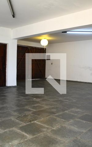 Casa à venda com 400m², 3 quartos e 3 vagasGaragem 