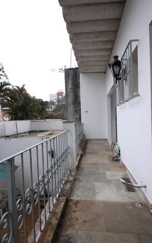 Casa para alugar com 500m², 5 quartos e 4 vagasVaranda 