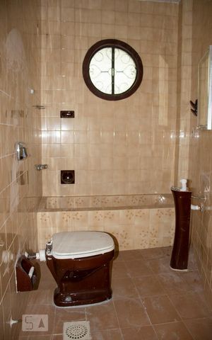Casa à venda com 152m², 4 quartos e 2 vagasBanheiro da Suíte