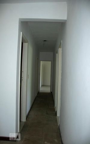 Casa à venda com 152m², 4 quartos e 2 vagasCorredor