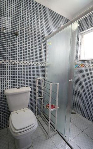 Casa à venda com 182m², 5 quartos e 5 vagasBanheiro quarto 2