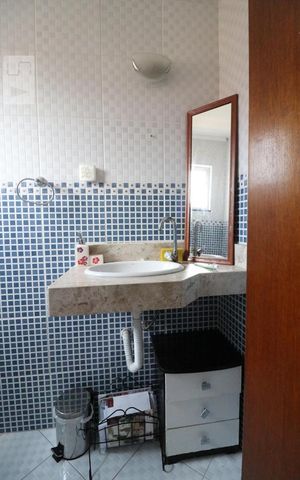 Casa à venda com 182m², 5 quartos e 5 vagasLavabo 