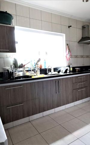 Casa à venda com 182m², 5 quartos e 5 vagasCozinha