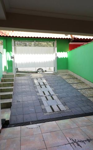 Casa à venda com 182m², 5 quartos e 5 vagasGaragem