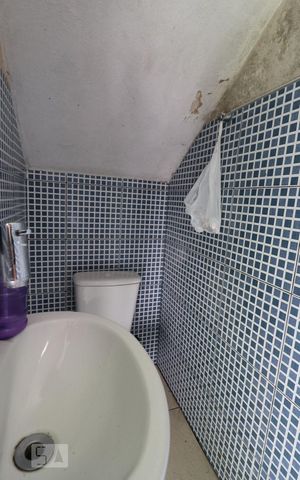 Casa à venda com 182m², 5 quartos e 5 vagasLavabo da area externa