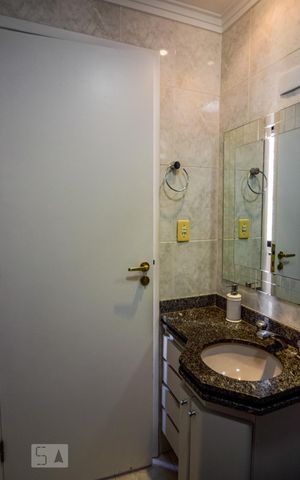 Apartamento para alugar com 105m², 3 quartos e 2 vagas Apartamento para alugar com 105m², 3 quartos e 2 vagasBanheiro da Suíte