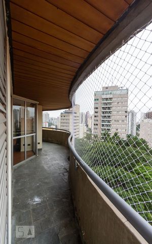 Apartamento à venda com 240m², 4 quartos e 2 vagas Apartamento à venda com 240m², 4 quartos e 2 vagasVaranda da suíte 4