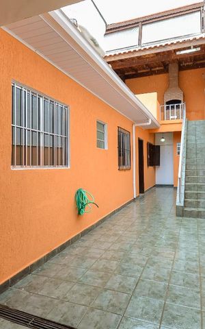 Casa à venda com 240m², 2 quartos e 1 vaga Casa à venda com 240m², 2 quartos e 1 vagaQuintal