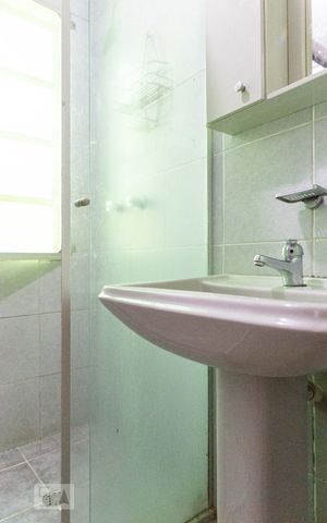 Apartamento para alugar com 60m², 2 quartos e sem vaga Apartamento para alugar com 60m², 2 quartos e sem vagaBanheiro