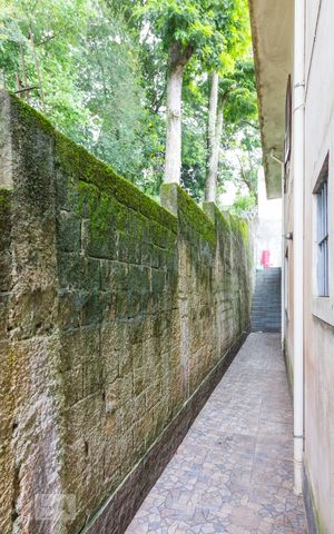 Casa à venda com 255m², 4 quartos e 3 vagasCorredor Lateral